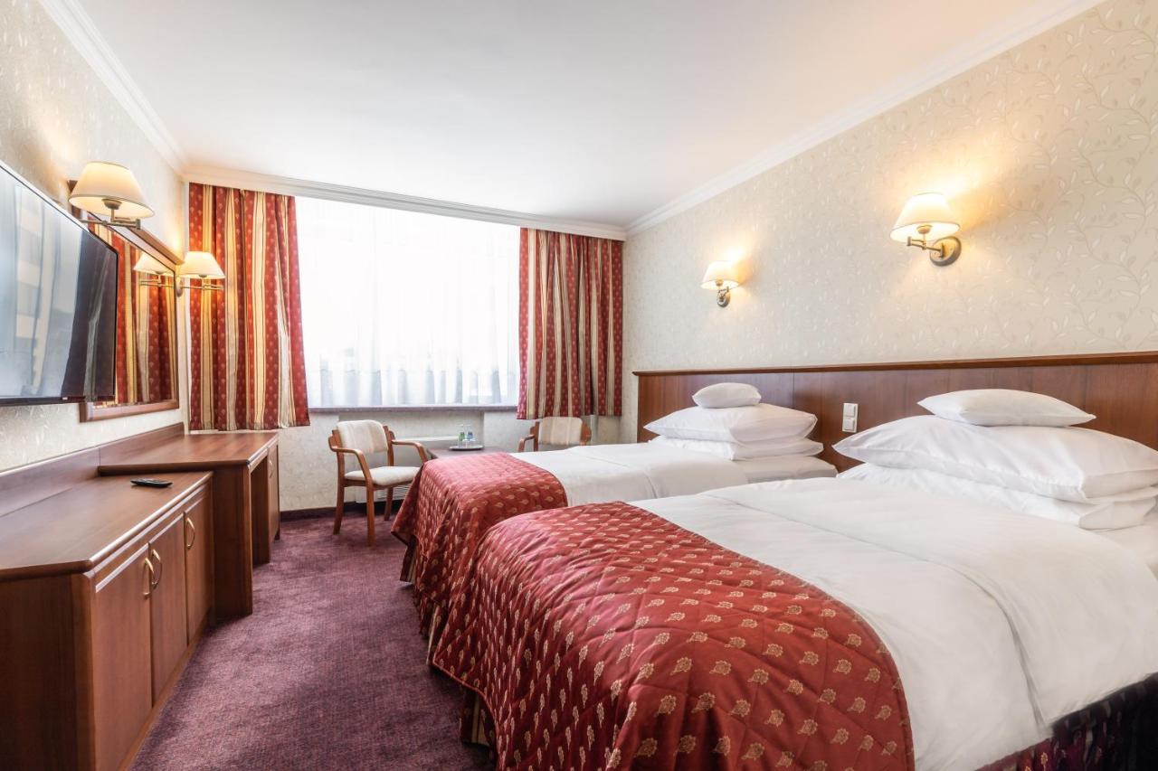 Hotel Golebiewski ビャウィストク エクステリア 写真