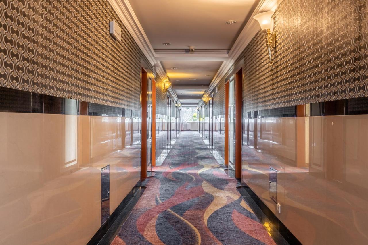 Hotel Golebiewski ビャウィストク エクステリア 写真