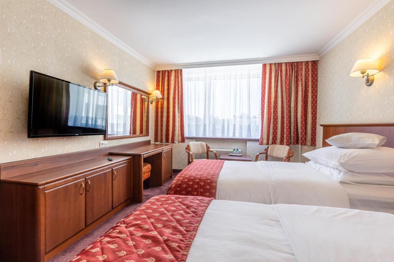 Hotel Golebiewski ビャウィストク エクステリア 写真