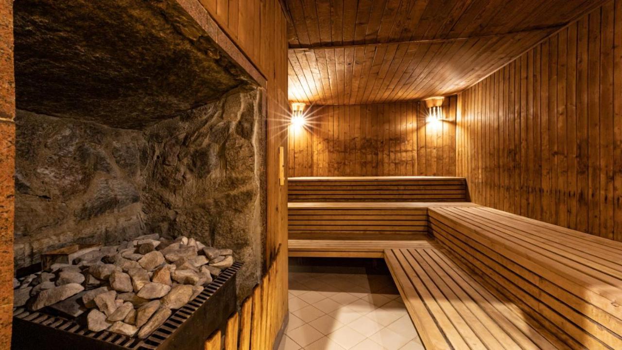 Hotel Golebiewski ビャウィストク エクステリア 写真