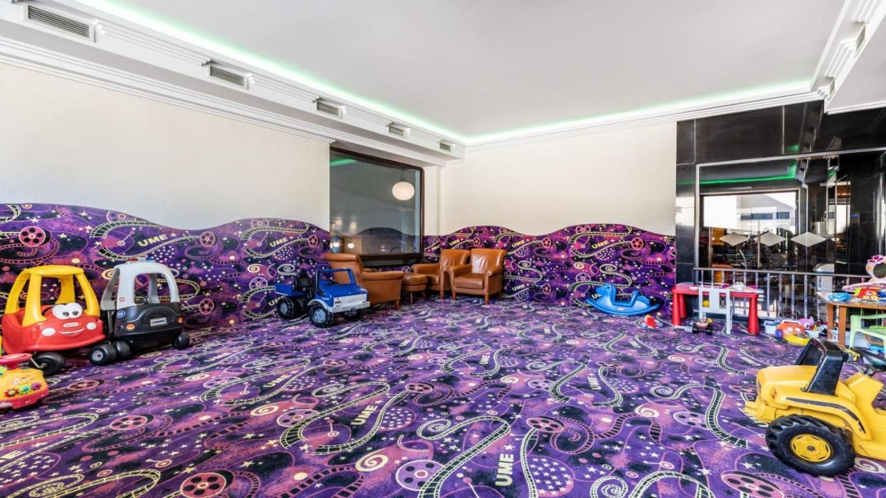 Hotel Golebiewski ビャウィストク エクステリア 写真