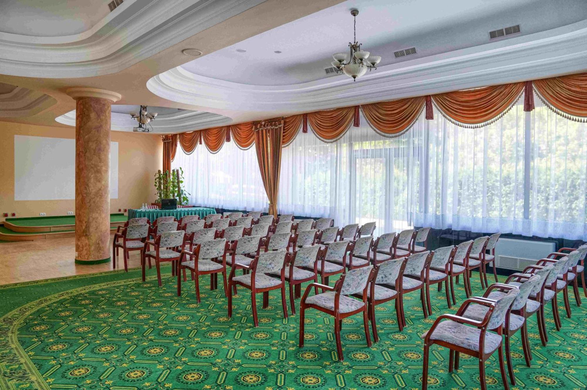 Hotel Golebiewski ビャウィストク エクステリア 写真